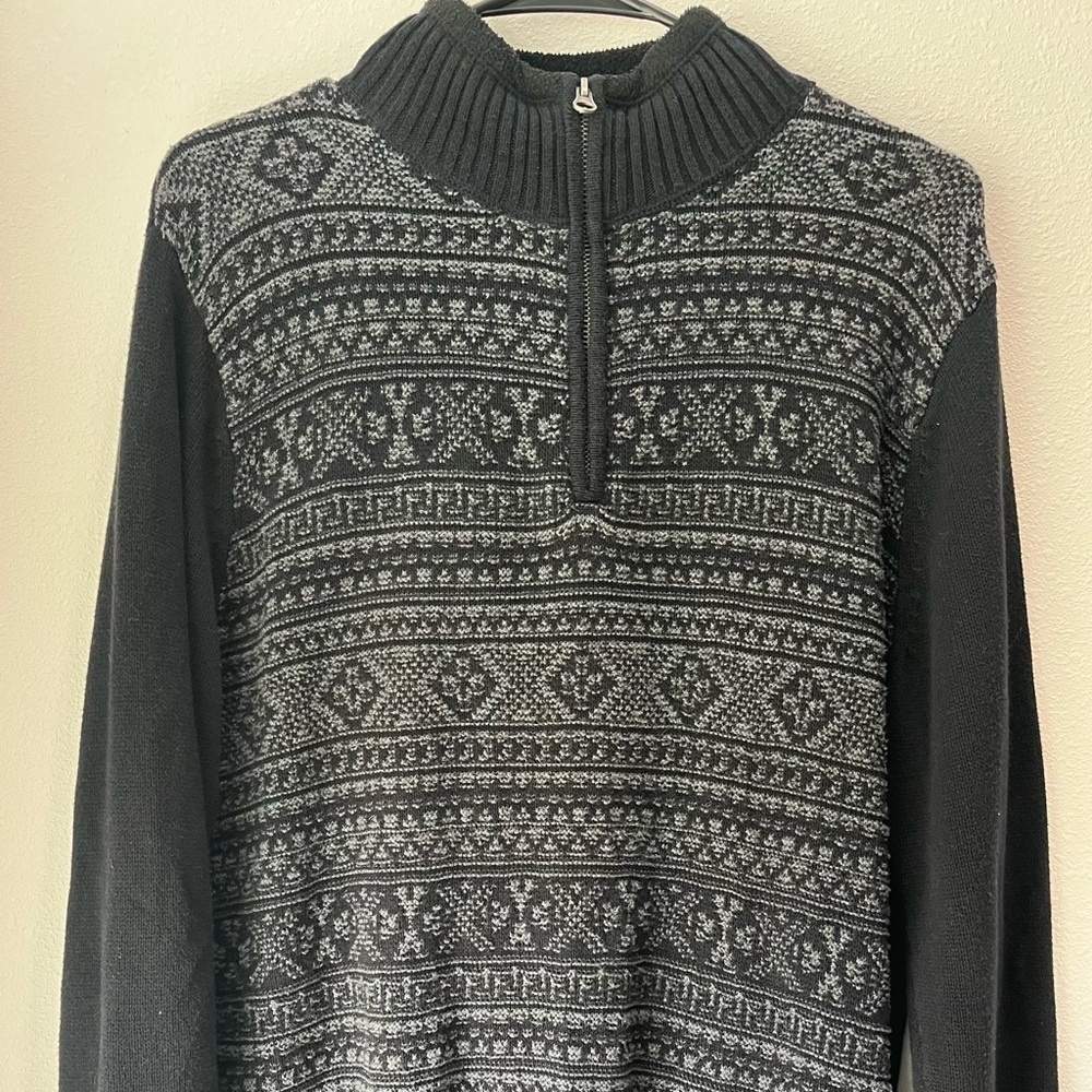 Dockers Black and Gray Patterned Sweater